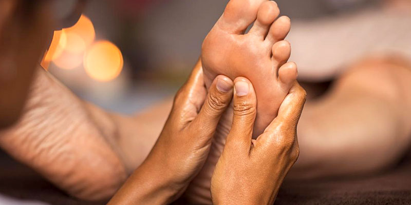 Massage chân tại spa Sunset Town Phú Quốc